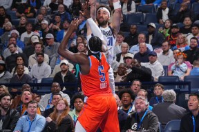 爱游戏地址 -国际比赛日突围战来临；圣安东尼奥马刺围绕社区盾篮板制胜；管理层满意；轮换策略成焦点的简单介绍