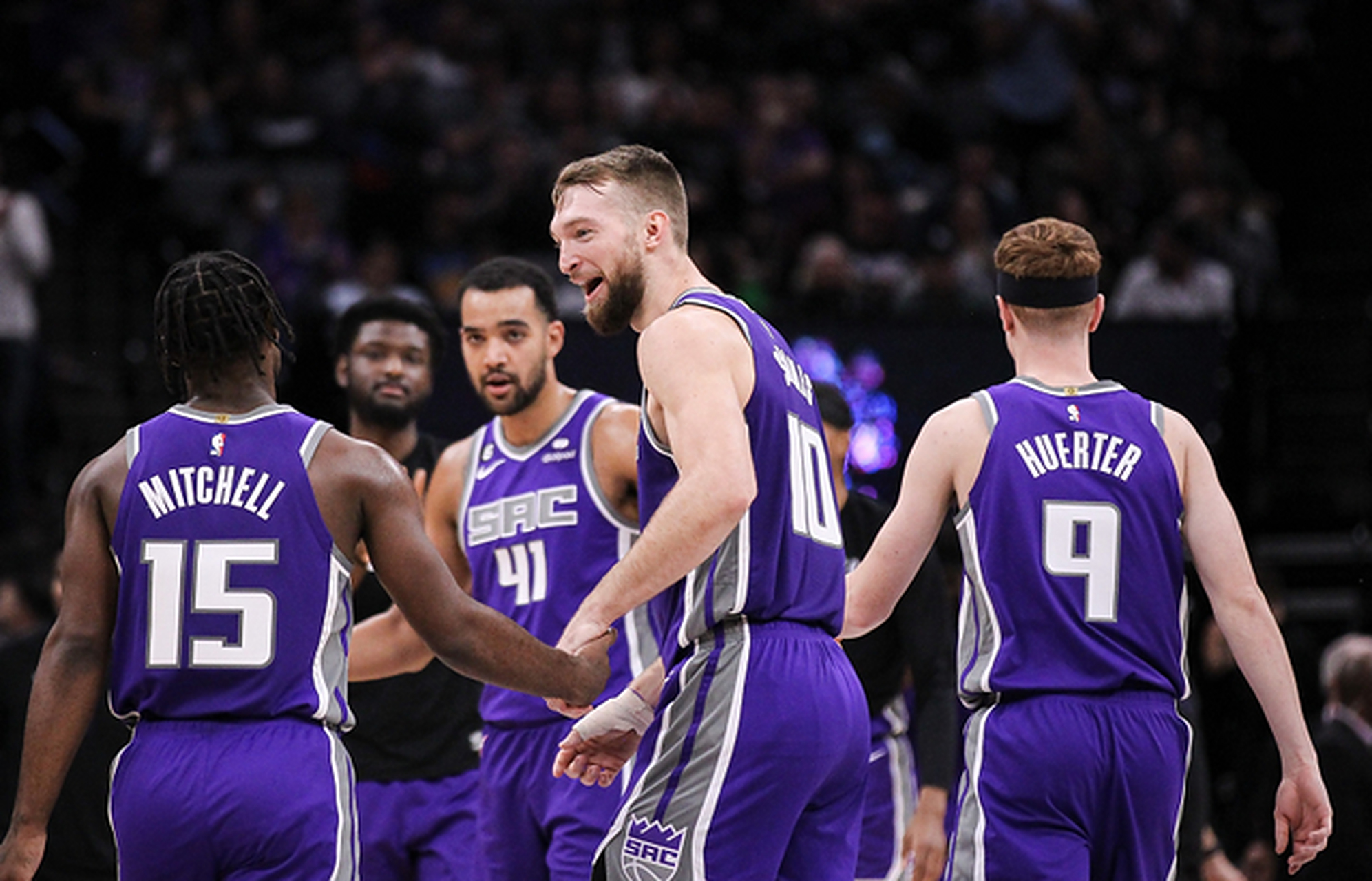 密尔沃基雄鹿队官网